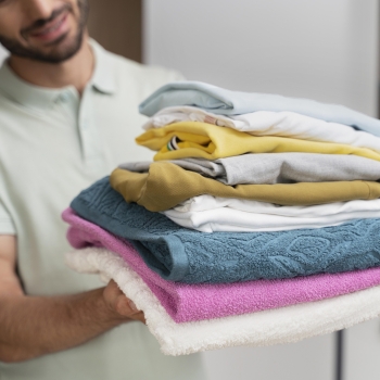 Como saber quando suas roupas precisam de uma lavanderia profissional? 7 sinais claros